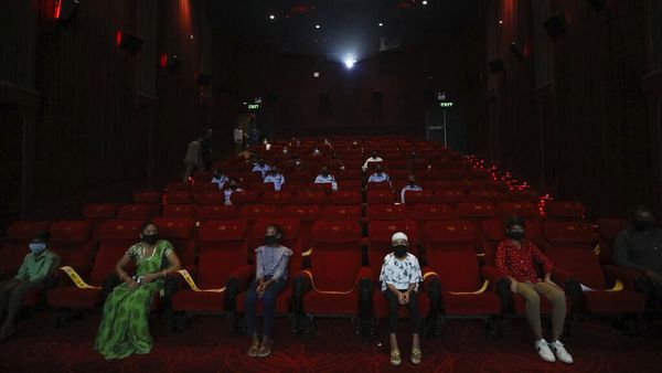 India Kembali Buka Bioskop di Tengah 7,3 Juta Kasus Corona