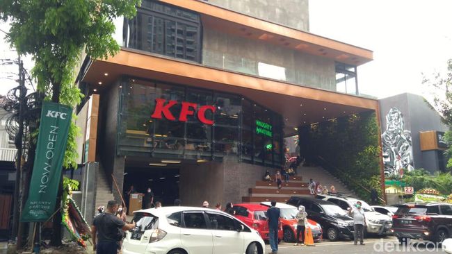 KFC Senopati Disanksi Tutup (Lagi), Denda Menanti KFC Senopati Disanksi Tutup (Lagi), Denda Menanti