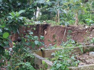Tasik Masih Darurat Bencana, Puluhan Warga Mengungsi dan Makam Tergerus Longsor