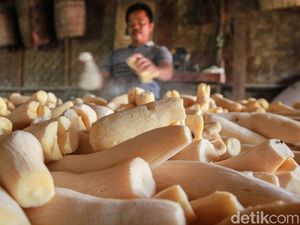 Melongok Pabrik Pembuatan Tape Singkong yang Eksis Sejak Tahun 70-an