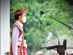 Ragam Kostum Daerah yang Dipakai Jokowi di Hari Spesial, Apa Saja?