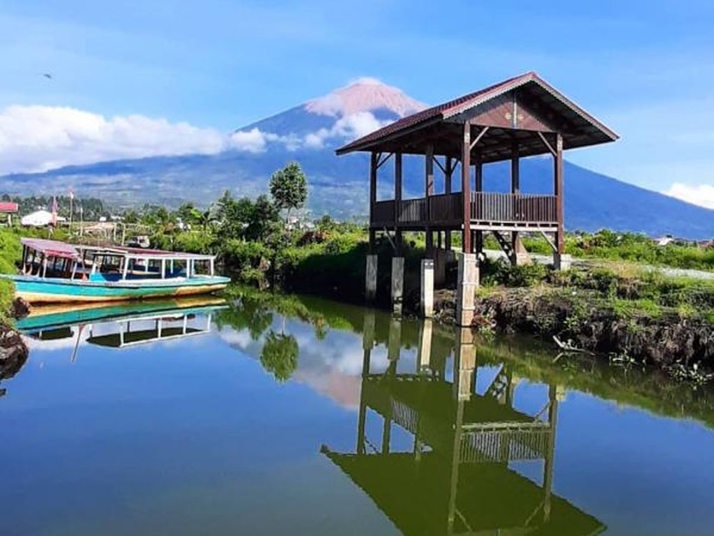 Menjajal Rawa Tertinggi di Indonesia Menjajal Rawa Tertinggi di Indonesia