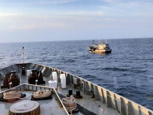 Bakamla Tangkap 2 Kapal Pencuri Ikan Asal Vietnam di Perairan Natuna