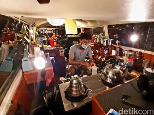 Bertahan Saat Pandemi Parkiran Dejafoo Sajikan Makanan dengan Konsep Food Truck