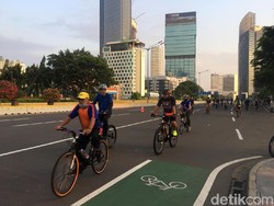 DKI PSBB Transisi, Sudirman-Thamrin Tetap Ramai di Minggu Pagi