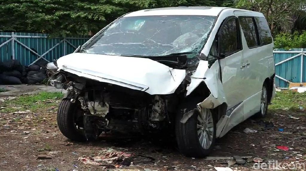 Begini Kondisi Mobil Hanafi Rais yang Kecelakaan di Cipali