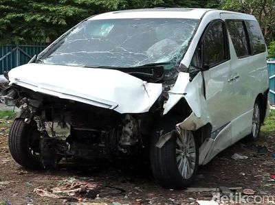 Begini Kondisi Mobil Hanafi Rais yang Kecelakaan di Cipali
