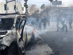 3 Cara Lindungi Kendaraan dari Risiko Kerusuhan Massa