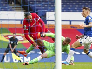 Wasit Everton Vs Liverpool: Pickford Harusnya Dikartumerah