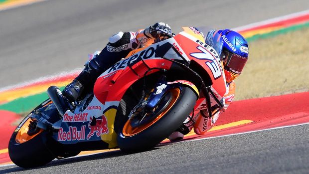 Repsol Honda Team's Spanish rider Alex Marquez rides during the MotoGP race of the Moto Grand Prix of  Aragon at the Motorland circuit in Alcaniz on October 18, 2020. (Photo by JOSE JORDAN / AFP)