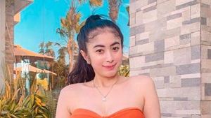 Pose Menggoda Nindya Athalia Putri