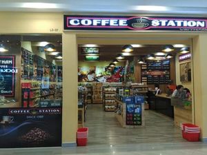 Jalan-jalan di Vincom Plaza Le Thanh Ton Vietnam