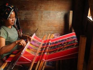 5 Kain Tradisional Tak Ternilai di Indonesia, Ada dari Daerahmu?