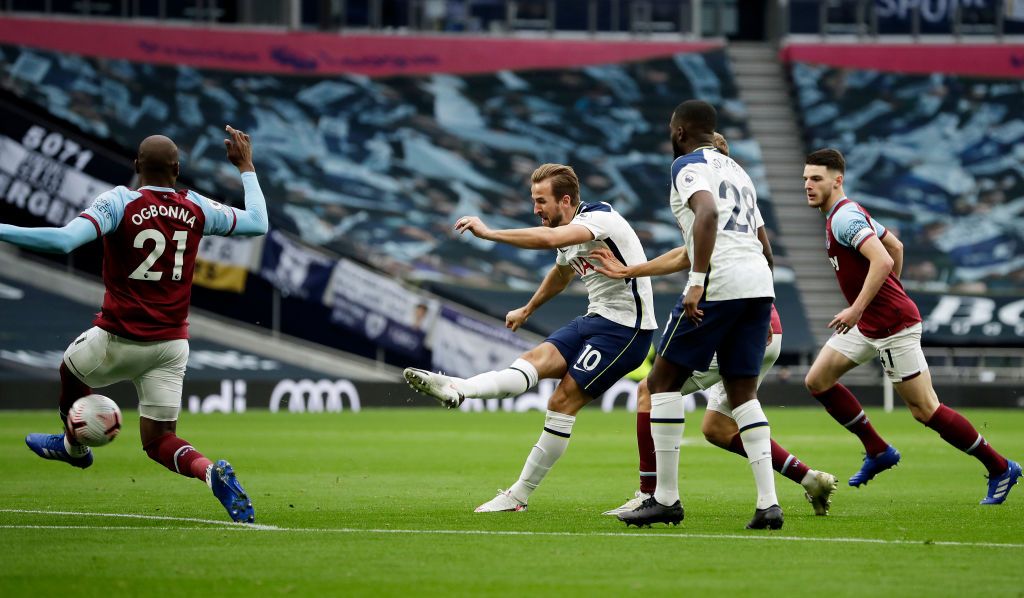 Tottenham Hotspur vs West Ham United LONDON, ENGLAND - OCTOBER 18: Heung-Min Son of Tottenham Hotspur celebrates with teammates after scoring his team's first goal during the Premier League match between Tottenham Hotspur and West Ham United at Tottenham Hotspur Stadium on October 18, 2020 in London, England. Sporting stadiums around the UK remain under strict restrictions due to the Coronavirus Pandemic as Government social distancing laws prohibit fans inside venues resulting in games being played behind closed doors. (Photo by Clive Rose/Getty Images)