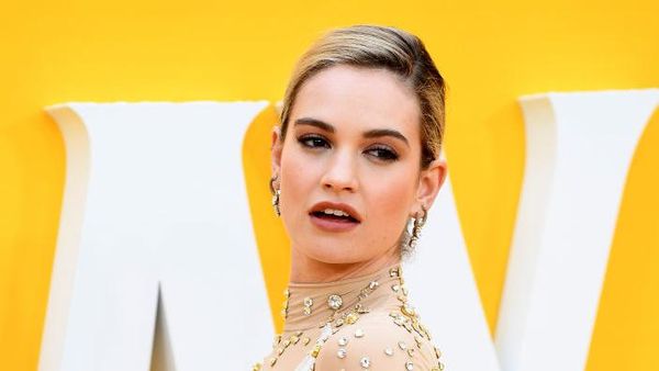 8 Fakta Lily James, Aktris yang Jadi Heboh Setelah Ciuman dengan Pria Beristri
