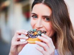 7 Tanda Tubuh Kelebihan Asupan Gula yang Patut Kamu Waspadai