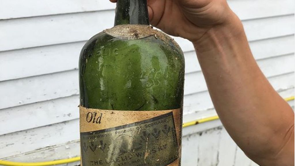 Rumah Tua yang Sembunyikan Puluhan Botol Wiski Tahun 1920