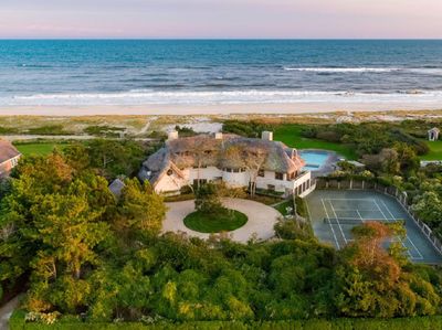 Edan! Begini Jeroan Rumah di Tepi Pantai Senilai Rp 773 M