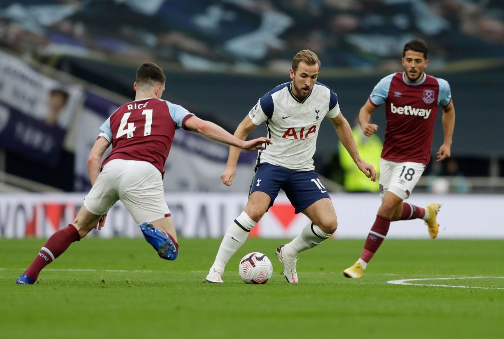 Harry Kane LONDON, ENGLAND - OCTOBER 18: Harry Kane of Tottenham Hotspur reacts during the Premier League match between Tottenham Hotspur and West Ham United at Tottenham Hotspur Stadium on October 18, 2020 in London, England. Sporting stadiums around the UK remain under strict restrictions due to the Coronavirus Pandemic as Government social distancing laws prohibit fans inside venues resulting in games being played behind closed doors.( Photo by Neil Hall - Pool/Getty Images)