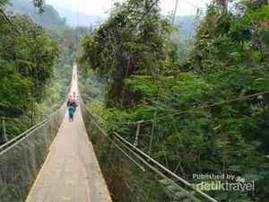 Lihat Nih, Jembatan Gantung Terpanjang Se-ASEAN di Sukabumi