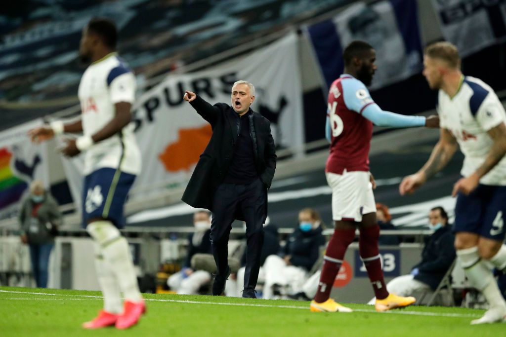 LONDON, ENGLAND - OCTOBER 18: Jose Mourinho, Manager of Tottenham Hotspur gives his team instructions during the Premier League match between Tottenham Hotspur and West Ham United at Tottenham Hotspur Stadium on October 18, 2020 in London, England. Sporting stadiums around the UK remain under strict restrictions due to the Coronavirus Pandemic as Government social distancing laws prohibit fans inside venues resulting in games being played behind closed doors. (Photo by Matt Dunham - Pool/Getty Images)