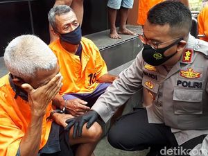 Tangis Penyesalan Tersangka Kasus Jebakan Tikus yang Tewaskan Satu Keluarga Tangis Penyesalan Tersangka Kasus Jebakan Tikus yang Tewaskan Satu Keluarga