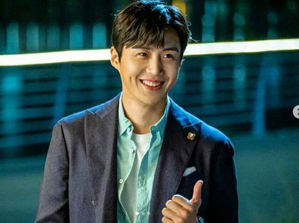 8 Foto Kim Seon Ho, Bos Ganteng di Drakor Start-Up yang Bikin Hati Meleleh