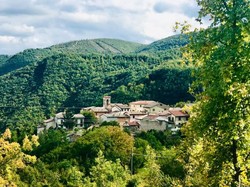 Kisah Kota di Italia yang Penduduknya Cuma Tinggal 2 Orang