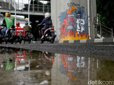 Mural Tolak Omnibus Law Hiasi Sudut Ibu Kota