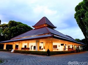 Kisah Sri Tanjung Jadi Inspirasi Pemkab dan Warga Banyuwangi Berkreasi Kisah Sri Tanjung Jadi Inspirasi Pemkab dan Warga Banyuwangi Berkreasi