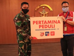 Pertamina Beri Bantuan Masker & Face Shield ke Kolinlamil TNI AL