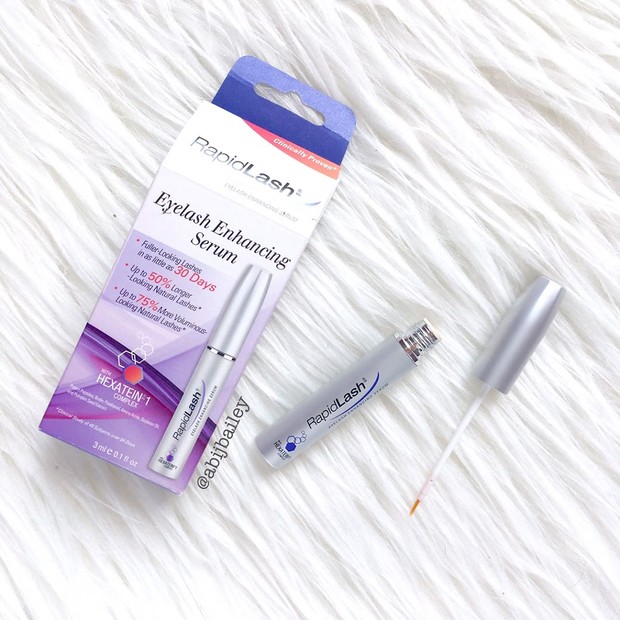 Produk serum bulu mata ini akan bekerja jika digunakan teratur saat malam hari.