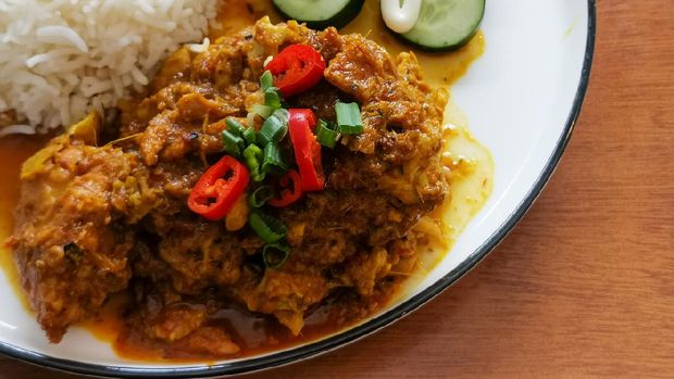 Chicken Rendang, traditional dry curry chicken