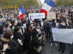 Polisi Prancis Buru Puluhan Orang yang Dukung Pemenggalan Guru