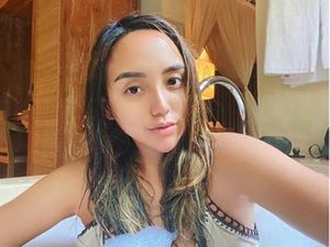 Berendam Sambil Minum Wine, Salmafina Singgung Aib Taqy Malik Berendam Sambil Minum Wine, Salmafina Singgung Aib Taqy Malik