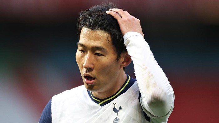 MANCHESTER, ENGLAND - OCTOBER 04: Son Heung-Min of Tottenham Hotspur  during the Premier League match between Manchester United and Tottenham Hotspur at Old Trafford on October 04, 2020 in Manchester, England. Sporting stadiums around the UK remain under strict restrictions due to the Coronavirus Pandemic as Government social distancing laws prohibit fans inside venues resulting in games being played behind closed doors. (Photo by Carl Recine - Pool/Getty Images)
