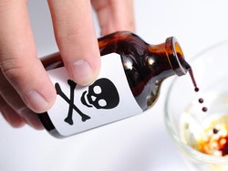 Tega! Wanita Ini Taruh Obat Penenang di Kopi Rekan Kerjanya Agar Dipecat