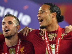 Van Dijk Cedera, Skuad Liverpool: Cepat Sembuh Big Man!