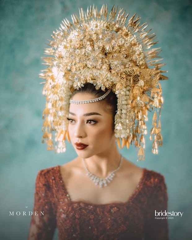 Wedding Nikita Willy & Indra/Sumber: Instagram.com/Morden.co Sunting yanh dikenakan nikita willy