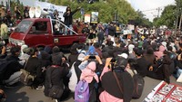 Aksi Demo di Bundaran UGM Berlangsung Damai