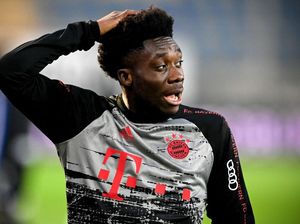 Alphonso Davies Lagi Kenapa?