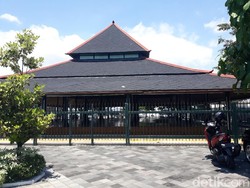 Kisah di Balik Bangsal Magangan Keraton Yogya yang Pilarnya Dilingkari Ular