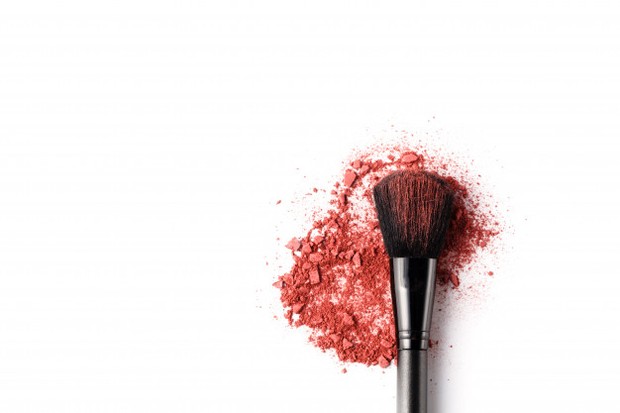 Brush makeup kotor/ sumber: freepik.com Jangan tunggu hingga brush makeup terlalu kotor.