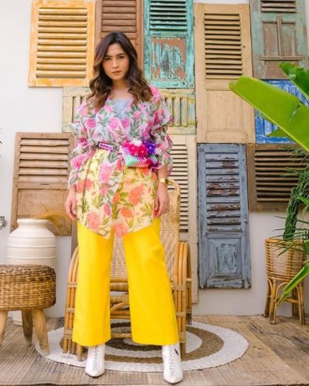 Tampil cerah dengan warna kuning