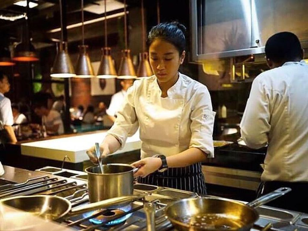 Chef Renatta Tunda Sekolah Kuliner Gegara Luka Bakar, Ini Kisahnya