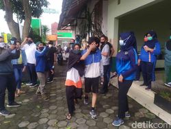 Ikut Aksi Mahasiswa di istana Bogor, Pelajar Dijemput Sang Ibu yang Nangis