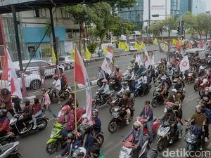 Massa Mulai Bergerak ke Grahadi, Buruh Sepakat Demo Damai