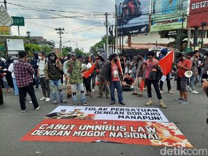 Massa Kembali Demo di Yogya Hari Ini, UGM Minta Agar Tidak Anarkis
