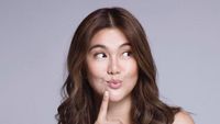 Potret Artis Cantik yang Belikan Rumah 2 Lantai untuk Pembantu Rumah Tangga