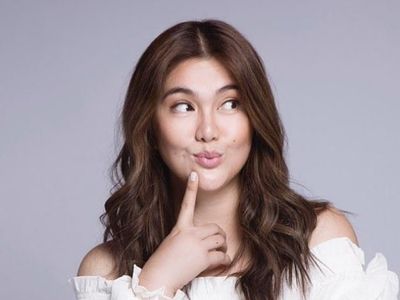 Potret Artis Cantik yang Belikan Rumah 2 Lantai untuk Pembantu Rumah Tangga